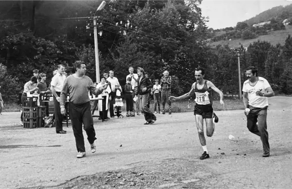 CBTM V. ročník 1985 na trati Bohuslav Melicherčík občerstkvovačka pri Dinaske  Juraj Chrenko
